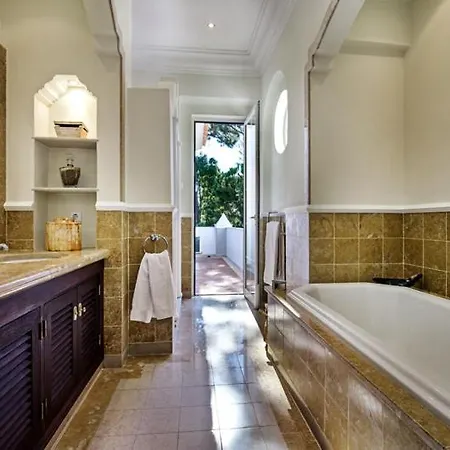 Sleeps 8 With Pool Air Con And Wifi Villa Quinta do Lago