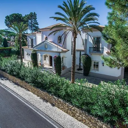 Villa Sleeps 8 With Pool Air Con And Wifi *