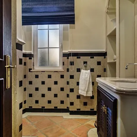 Sleeps 8 With Pool Air Con And Wifi Villa *