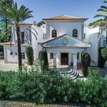 Sleeps 8 With Pool Air Con And Wifi *