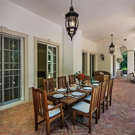 Villa Sleeps 8 With Pool Air Con And Wifi