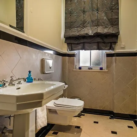 Sleeps 8 With Pool Air Con And Wifi Villa *
