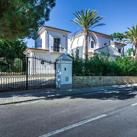 Sleeps 8 With Pool Air Con And Wifi Vila